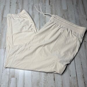 Old Navy Strechtech Lightweight Jogger Womens Cream Cargo Pants 3X & 4X